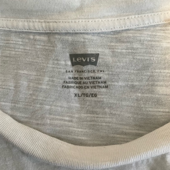 Levi’s Cropped T-shirt - Picture 3 of 3